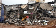 4 katlı bina yerle bir oldu