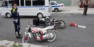 Çarptıkları polisi yaralı halde bırakıp kaçtılar