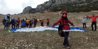 Kadınlara yamaç paraşüt eğitimi