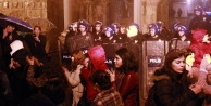 Kadınların 8 Mart yürüyüşüne polis engeli