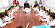 Kaymakam Harputlu'nun minik ziyaretçileri