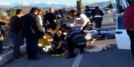 Motosiklete arkadan çarptı: 1 ölü 3 yaralı