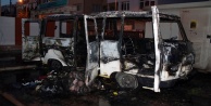 Park halindeki minibüs alev aldı