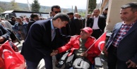 "Diktatör arayan Suriye'ye baksın"