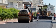 O mahallenin 12 caddesi birden asfaltlanıyor