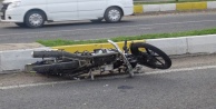 Alanya'da motosiklet kazası: Yolda metrelerce sürüklendiler