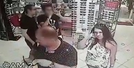 Turistin gözlük çaldığı anlar kameralarda