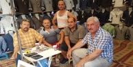 Yiğit pazarcının sorunlarını dinliyor
