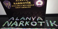 Alanya'daki şüpheli araçtan binlerce hap çıktı