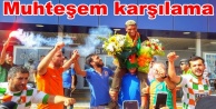 Yıldız futbolcu Alanya'da böyle karşılandı