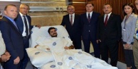 Vali, silahlı saldırıda yaralanan savcıyı ziyaret etti
