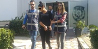 Hırsız kadınlar yakayı ele verdi