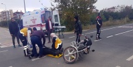 Motosiklet minibüse çarptı: 1 yaralı