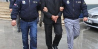 Aranan 2 kişi sahte kimlikle yakalandı