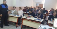 Alanya polisinden yerleşik yabancılara seminer
