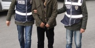 Her yerde aranan 2 kaçak yakalandı