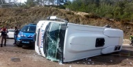 Yolcu midibüsü devrildi: 10 yaralı var