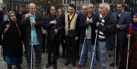 Görme engellilerden 'beyaz baston' raporuna tepki
