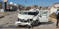 İki aracın çarpıştığı kaza ucuz atlatıldı
