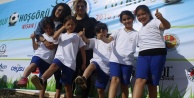 İlkokul öğrencileri hoşgörü için sahaya indi