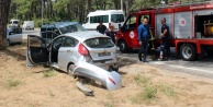 Kontrolü kaybeden sürücü karşı şeritten gelen araca çarptı: 2 yaralı