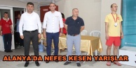 Yüzme yıldızlar grup müsabakaları yapılıyor
