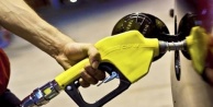 Benzin ve motorine beklenen indirim geldi!