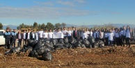 Öğrenciler sokaklarda çöp topladı