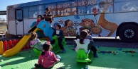 Belediyeden çocuklara gezici oyun evi