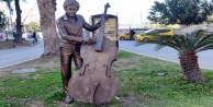 Zarar gören heykeller onarıldı