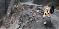 Alanya'da yollar sağanak yağışa dayanamadı!