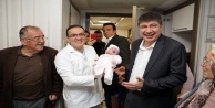 Başkan Türel’den yeni doğan bebeklere ‘hoş geldin’ ziyaret