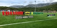 Kadın futbolcular Alanya'da ter dökecek