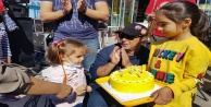 Lösemi savaşçısı minik Öykü’ye sürpriz parti