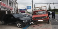 Alanya'daki zincirleme kazada olan oto galerideki lüks araçlara oldu