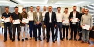Babalar sertifikalarını aldı