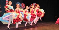 Fındıkkıran Kostüm ve danslarıyla göz kamaştırdı