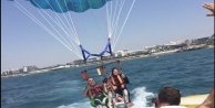 Tekneye bağlı paraşütle 50 metreden denize düşen Filistinli turist öldü