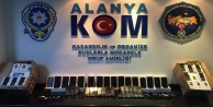 Alanya'da kaçak telefon baskını!