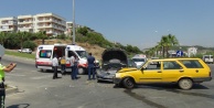 Manavgat'ta otomobiller çarpıştı: 4 yaralı