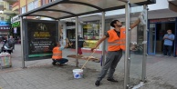 Alanya'da otobüs duraklarında temizlik çalışması