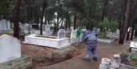 Alanya’daki mezarlıklarda kapsamlı temizlik