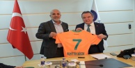 Başkan Böcek Alanyaspor ve taraftarı için marş yaptırdı