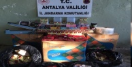 Alanya’da kaçak nargile tütünü imalatına jandarma baskını