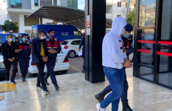 Alanya’da fuhuş baskını: 3 gözaltı