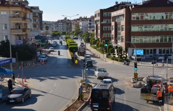 Alanya’da tehlikeli kavşağa sinyalizasyonlu önlem