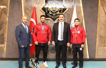 ALKÜ’lü sporcular çifte başarı ile döndüler