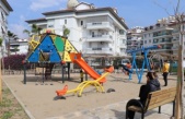 Alanya Belediyesi'nden Oba'ya yeni çocuk parkı