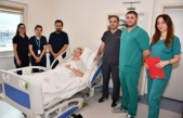 Karnından 12 kilogramlık yumurtalık kitlesi çıkartıldı