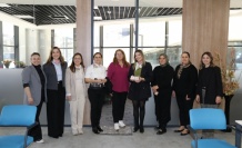 Kadın meclis üyelerinden anlamlı kutlama